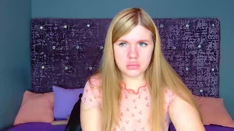 Nora online show from November 10, 1:00 am