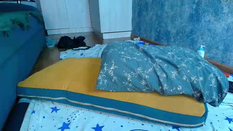 NoraHorn online show from October 22, 5:34 am