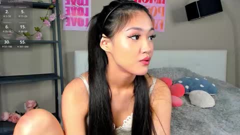 Snapshot of noreenbeckey chatting on October 21, 7:23 am Nore online show from October 21, 7:23 am