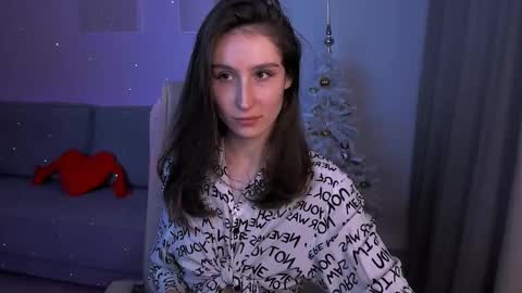 Hazel online show from February 13, 9:06 pm