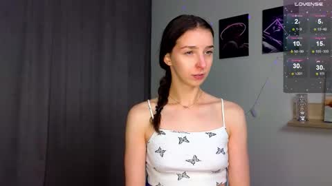 Hello My name is Helene NTMU  Finger up if u like what u see online show from September 29, 2:11 pm