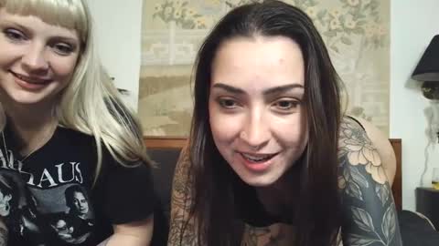 notblondegoth online show from September 12, 7:40 am