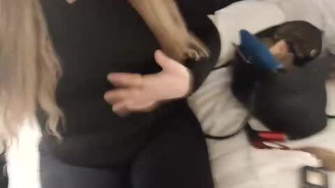 notouchmami online show from September 12, 6:25 am