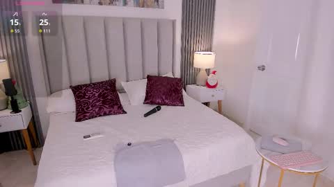 Andrea online show from December 2, 7:27 pm