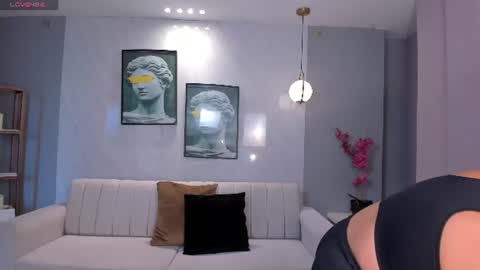 Nova Sinclair online show from August 7, 12:23 pm
