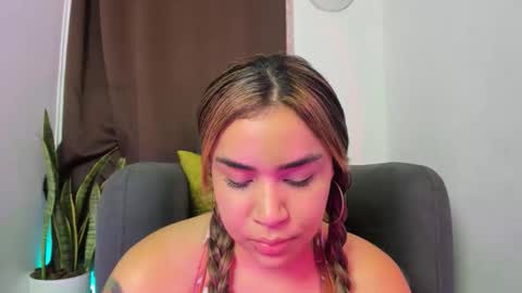 Nia online show from April 22, 3:58 am