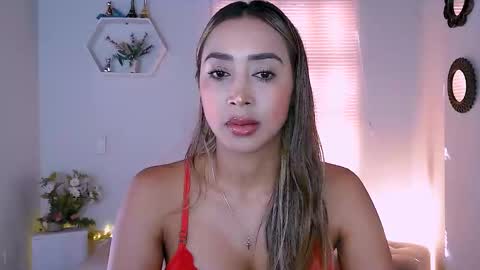 Nycole online show from March 8, 1:44 pm