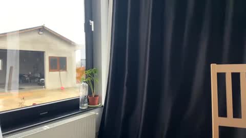 Nicol online show from November 18, 12:50 pm