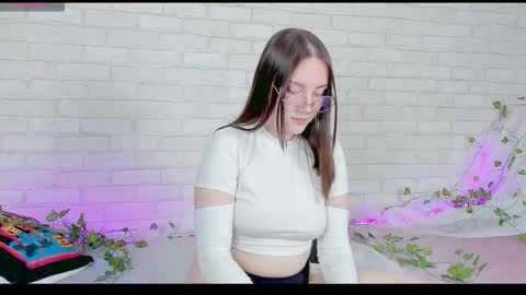 Snapshot of nymphalean chatting on October 7, 6:34 pm Kat online show from October 7, 6:34 pm