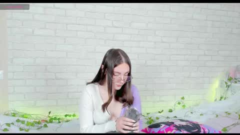 Kat online show from November 20, 4:08 pm