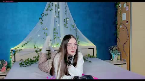 Snapshot of nymphalean chatting on February 11, 6:55 pm Kat online show from February 11, 6:55 pm