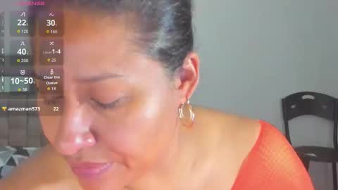 nyomi browm online show from December 1, 11:25 am