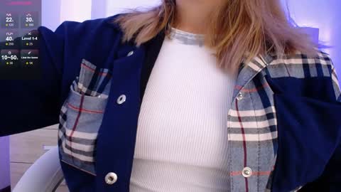 Snapshot of nyx_andria chatting on January 30, 8:21 pm Alex . online show from January 30, 8:21 pm