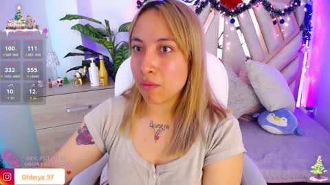 Snapshot of nyx_andria chatting on December 26, 3:49 am Alex . online show from December 26, 3:49 am