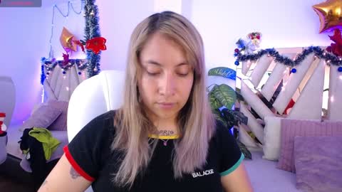Snapshot of nyx_andria chatting on January 8, 3:29 am Alex . online show from January 8, 3:29 am