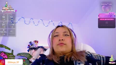 Snapshot of nyx_andria chatting on December 27, 3:53 am Alex . online show from December 27, 3:53 am