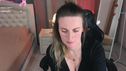 Snapshot of ocean_pleasure chatting on October 9, 8:13 pm Lana online show from October 9, 8:13 pm