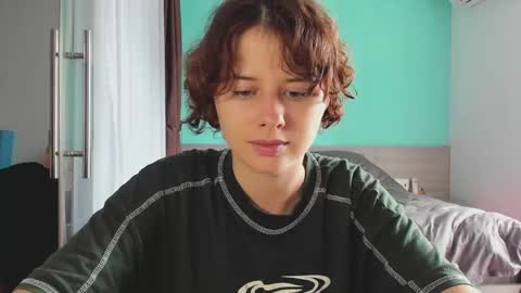 Evie online show from February 5, 4:37 am