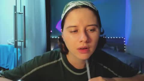 Evie online show from December 30, 11:59 am