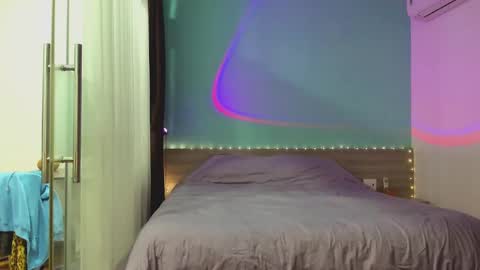 Evie online show from December 28, 11:41 am