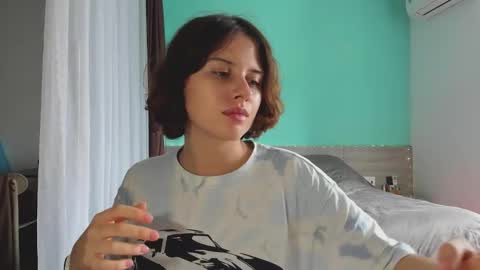 Evie online show from January 4, 7:34 am