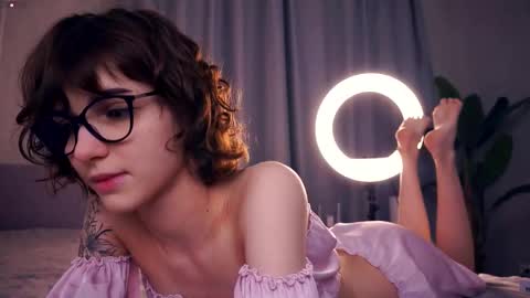 Thea online show from November 7, 7:19 pm