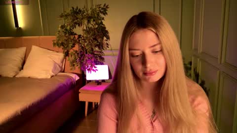 off_the_record_ online show from November 29, 1:04 pm