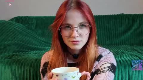 Yumi online show from April 7, 3:25 pm