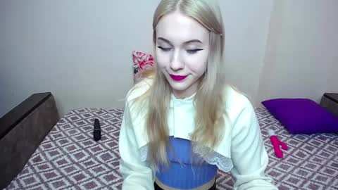 Snapshot of olivia_graceee chatting on March 10, 6:12 pm olivia_graceee online show from March 10, 6:12 pm