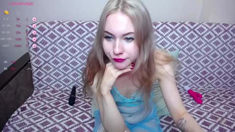 Snapshot of olivia_graceee chatting on January 4, 2:56 pm olivia_graceee online show from January 4, 2:56 pm