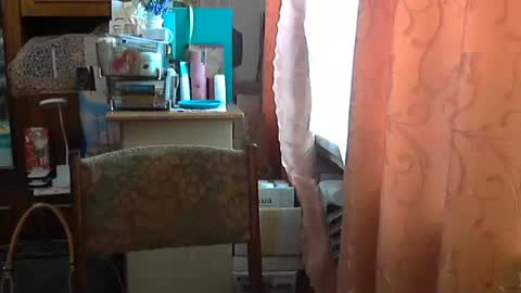 Olivia Mia online show from May 13, 9:59 am