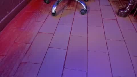   online show from February 21, 1:33 pm