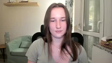 Oliwiaa2004 online show from January 16, 9:40 pm