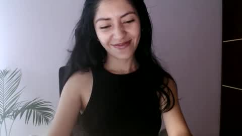 oliviaaa__ online show from April 15, 4:51 pm