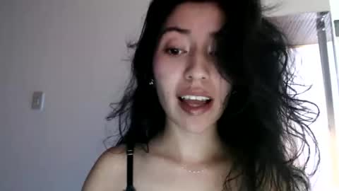oliviaaa__ online show from January 9, 6:01 pm