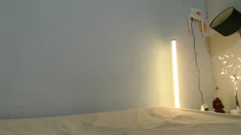 oliviajohnson20 online show from November 19, 2:22 am