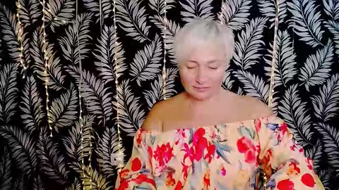 Kelly online show from October 18, 11:57 am