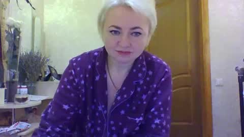 Snapshot of oliviaparadise chatting on January 1, 9:39 am oliviaparadise online show from January 1, 9:39 am