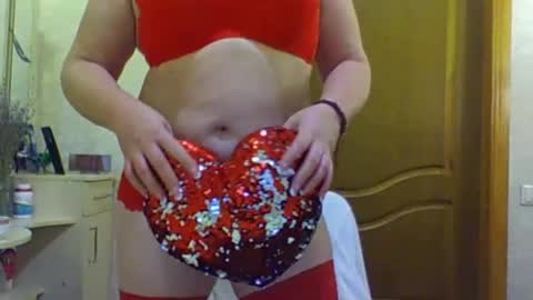 Snapshot of oliviaparadise chatting on December 9, 10:11 am oliviaparadise online show from December 9, 10:11 am