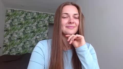 Snapshot of oliviashiny chatting on October 20, 6:05 am Olivia online show from October 20, 6:05 am