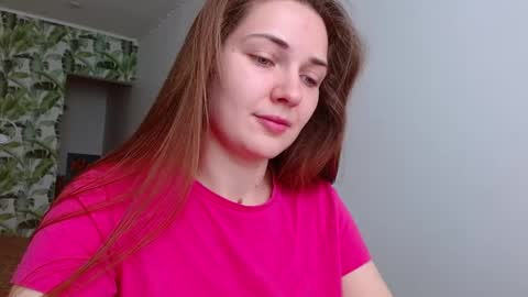 Snapshot of oliviashiny chatting on March 11, 5:24 am Olivia online show from March 11, 5:24 am