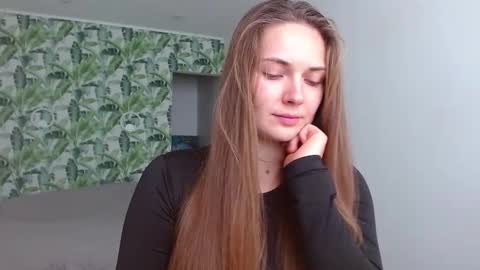 Snapshot of oliviashiny chatting on October 12, 6:38 am Olivia online show from October 12, 6:38 am