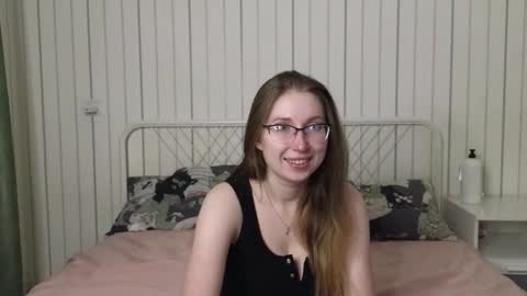 Kylie online show from October 2, 6:13 pm