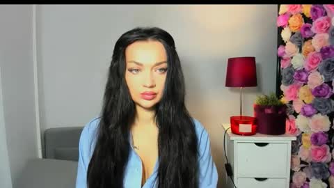 OliviaWomen online show from January 14, 7:57 am