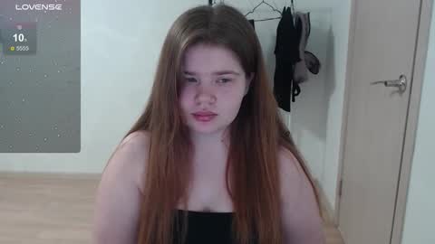  MellY  online show from December 18, 11:48 am