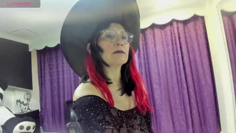 Oriana  online show from November 2, 11:46 am