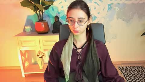 Orianna -  Hi Im into geek culture cosplay crafting LARP games. Shall we play DnD online show from October 17, 9:12 am