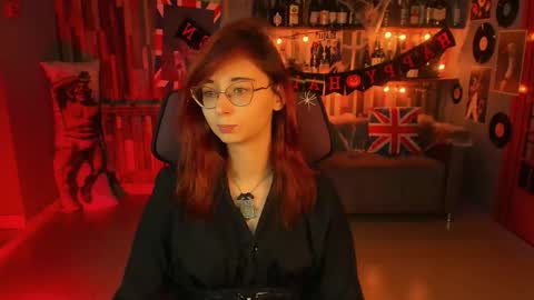 Orianna -  Hi Im into geek culture cosplay crafting LARP games. Shall we play DnD online show from October 18, 9:23 am