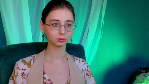Orianna -  Hi Im into geek culture cosplay crafting LARP games. Shall we play DnD online show from October 10, 1:27 pm