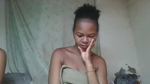 ornellahhh online show from December 20, 3:16 pm